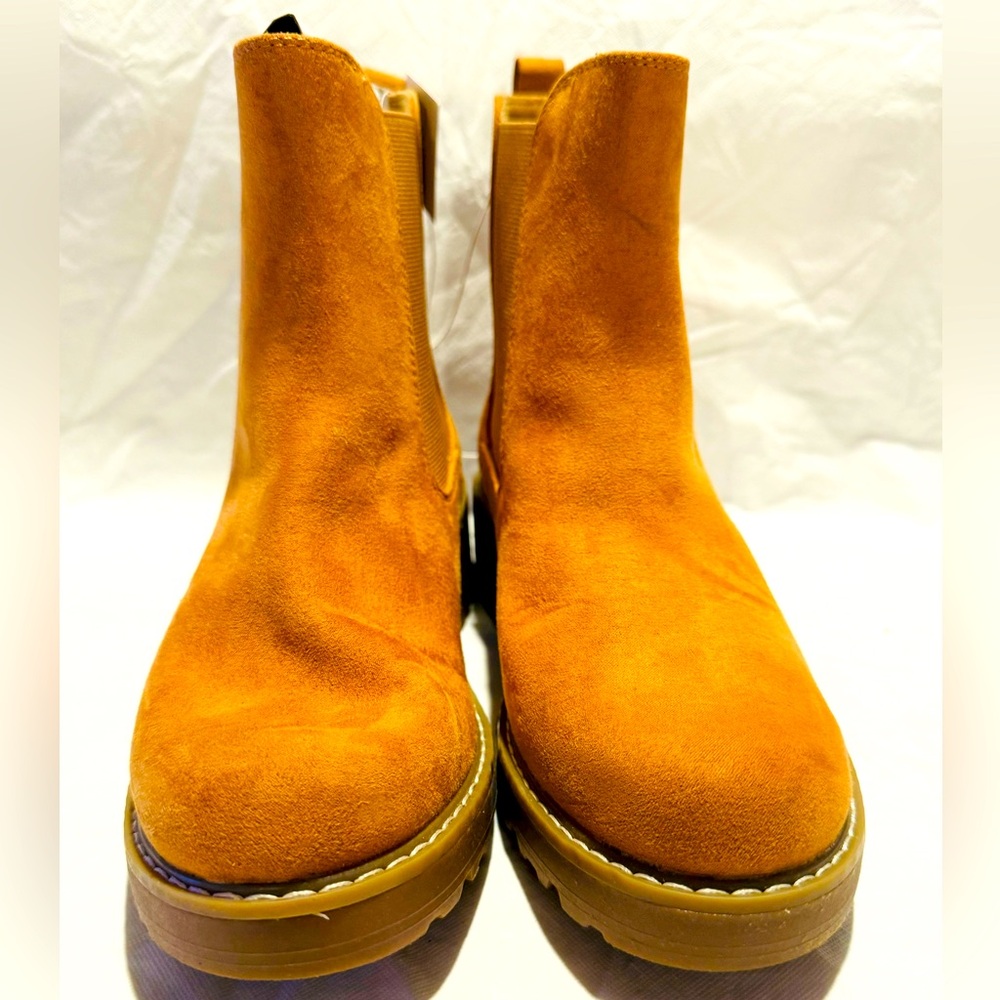 Women’s Universal Thread Boots Size 8